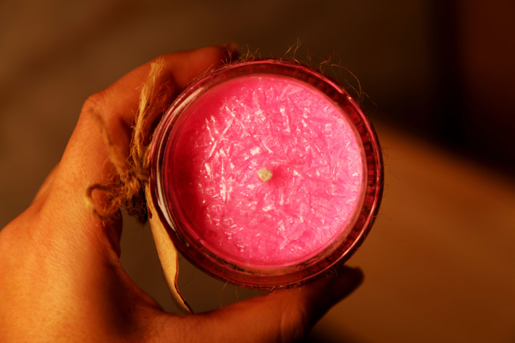 خرید شمع معطر گیاهی نخل با رنگ صورتی