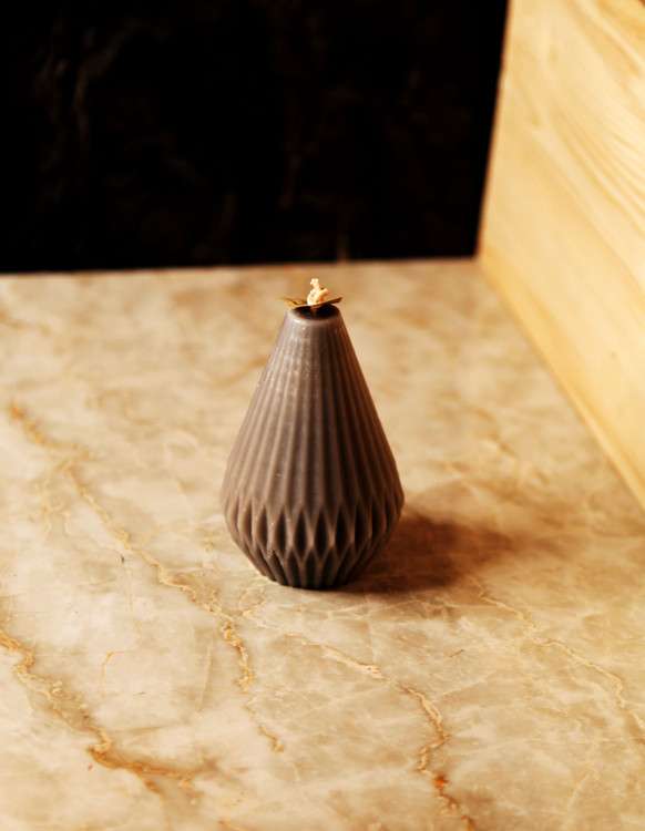 شمع خمره ای دکوراتیو با رنگ طوسی